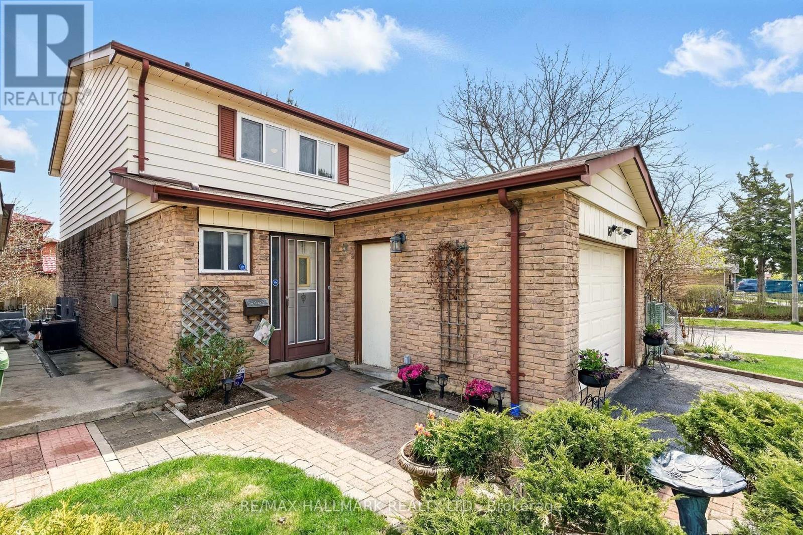 69 White Heather Boulevard, Toronto, Ontario  M1V 1P7 - Photo 4 - E12112865