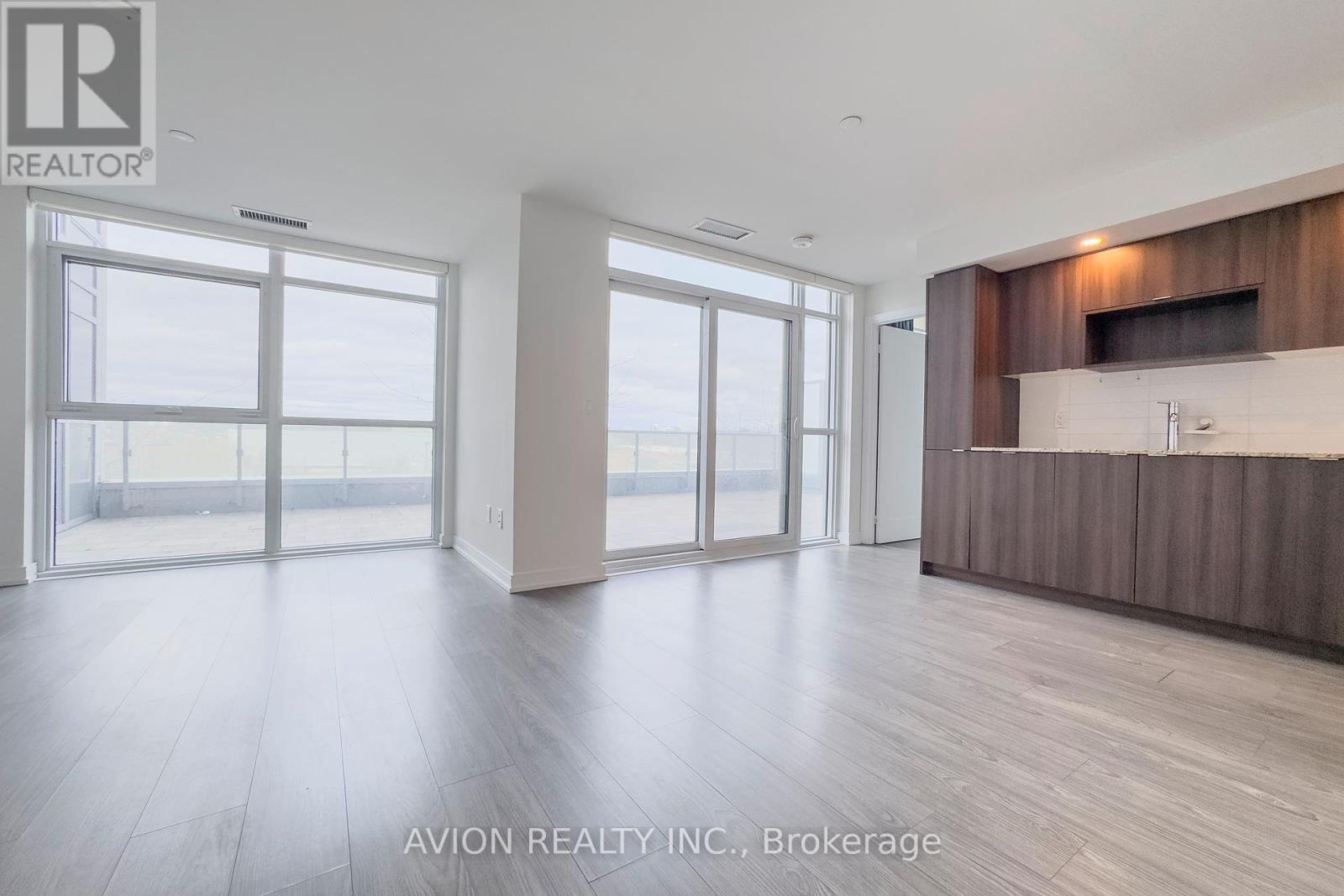 211 - 225 VILLAGE GREEN SQUARE E, Toronto, Ontario