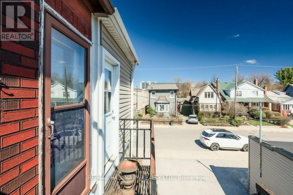 935 Kingston Road, Toronto, Ontario  M4E 1S6 - Photo 15 - E12099850