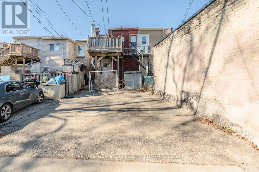 935 Kingston Road, Toronto, Ontario  M4E 1S6 - Photo 18 - E12099850