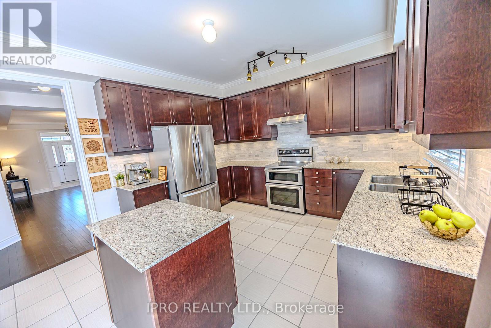 1029 Blackhall Crescent, Newmarket (Stonehaven-Wyndham), Ontario  L3X 0B2 - Photo 15 - N12112601