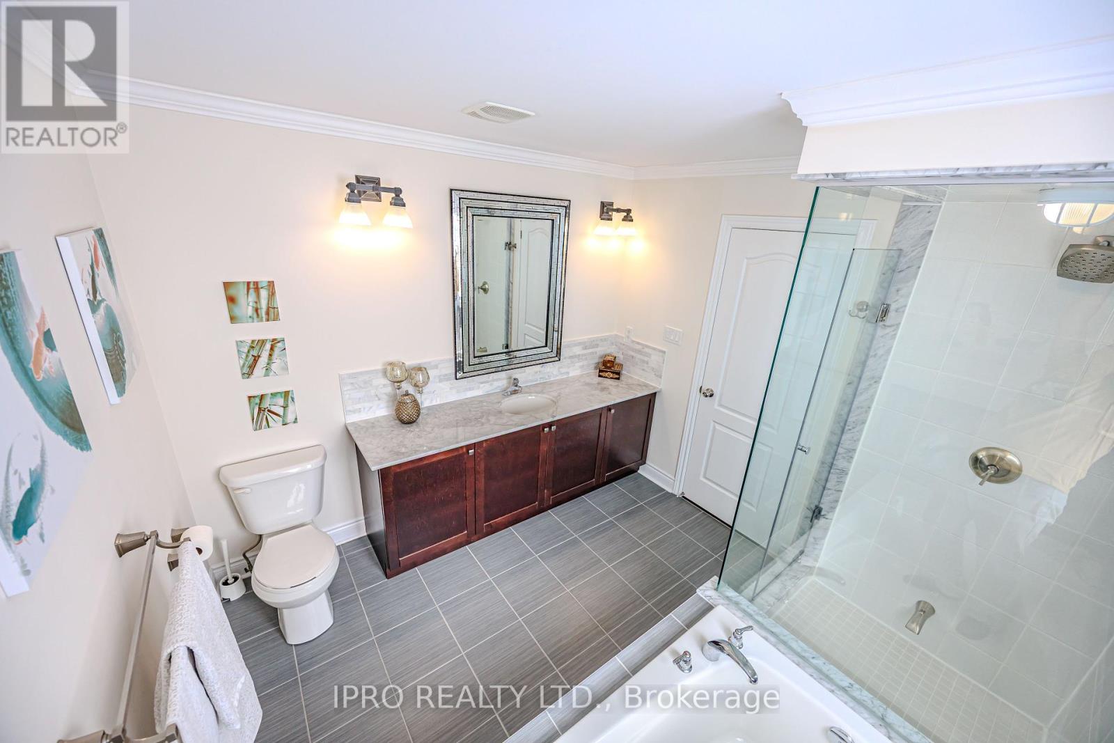 1029 Blackhall Crescent, Newmarket (Stonehaven-Wyndham), Ontario  L3X 0B2 - Photo 28 - N12112601