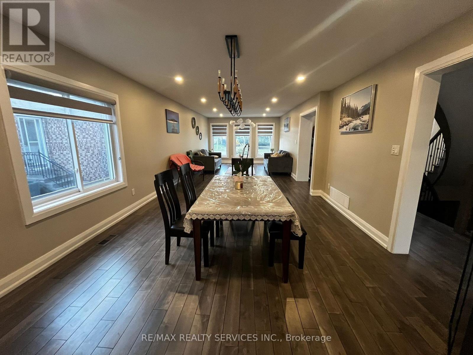97 Wigwoss Drive, Vaughan, Ontario  L4L 2P9 - Photo 4 - N12112716