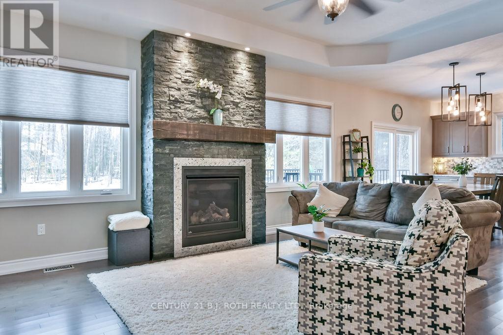Property at 27 HOUBEN CRESCENT image 3
