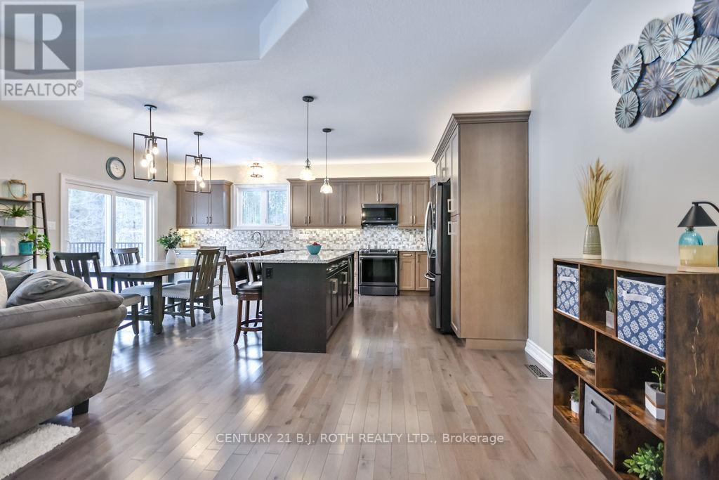 Property at 27 HOUBEN CRESCENT image 4