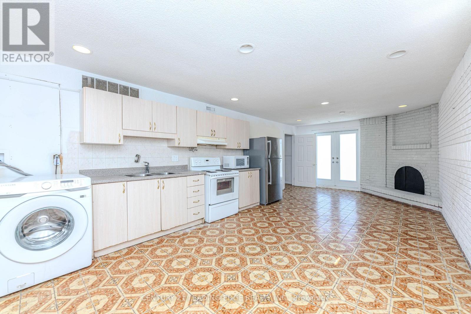 28 Sawmill Road, Toronto, Ontario  M3L 2M2 - Photo 30 - W12109047