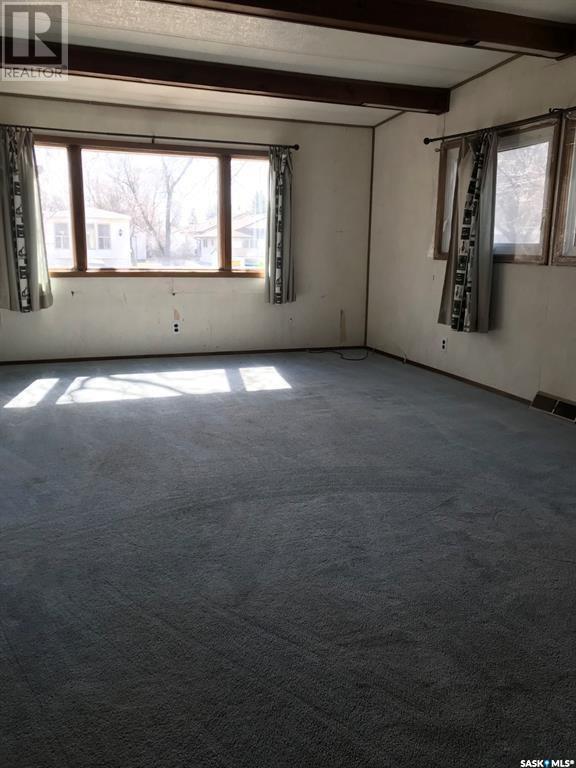 Property at 832 Beryl AVENUE image 2