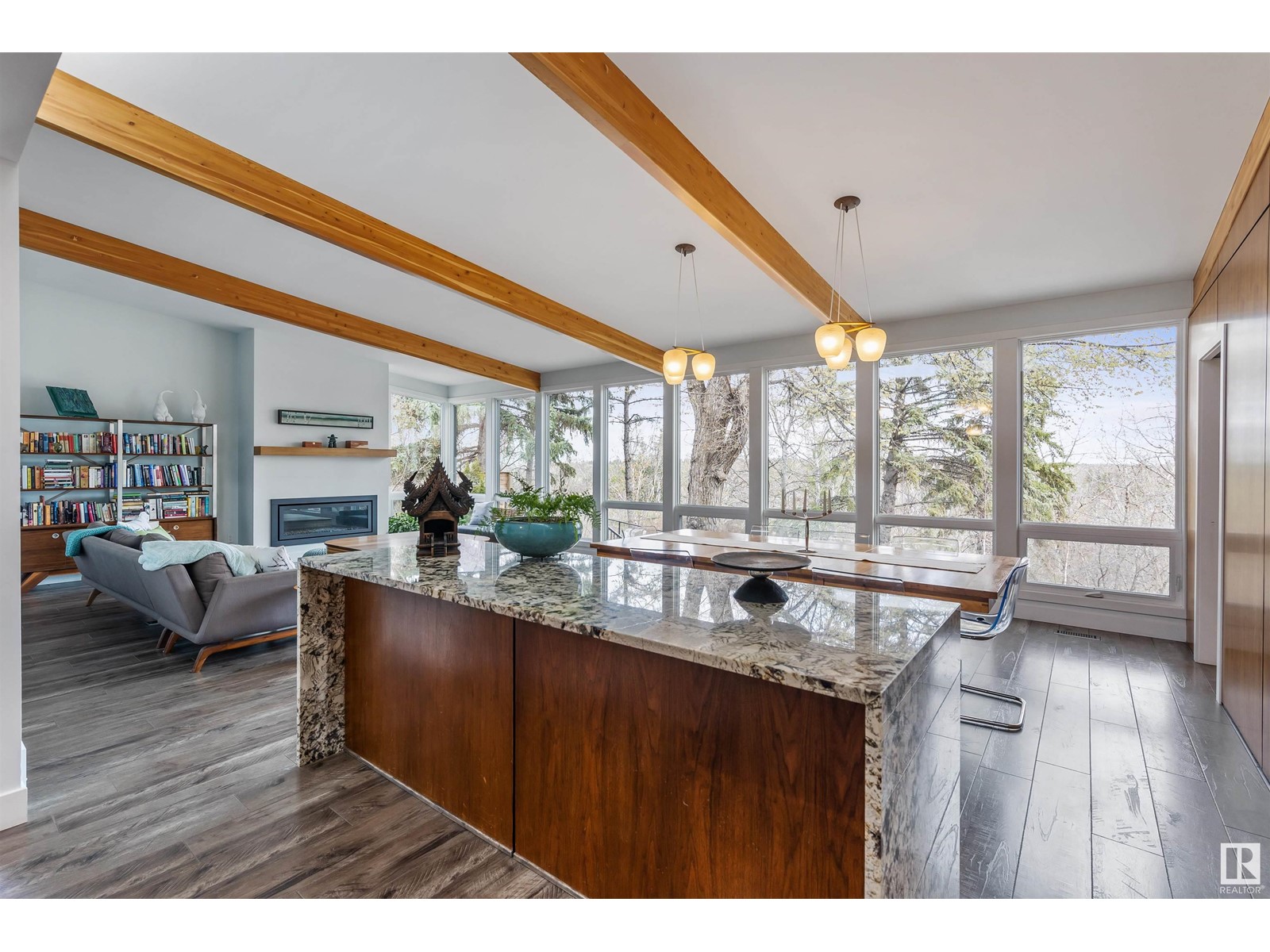 Property at 13903 53 AV NW image 4
