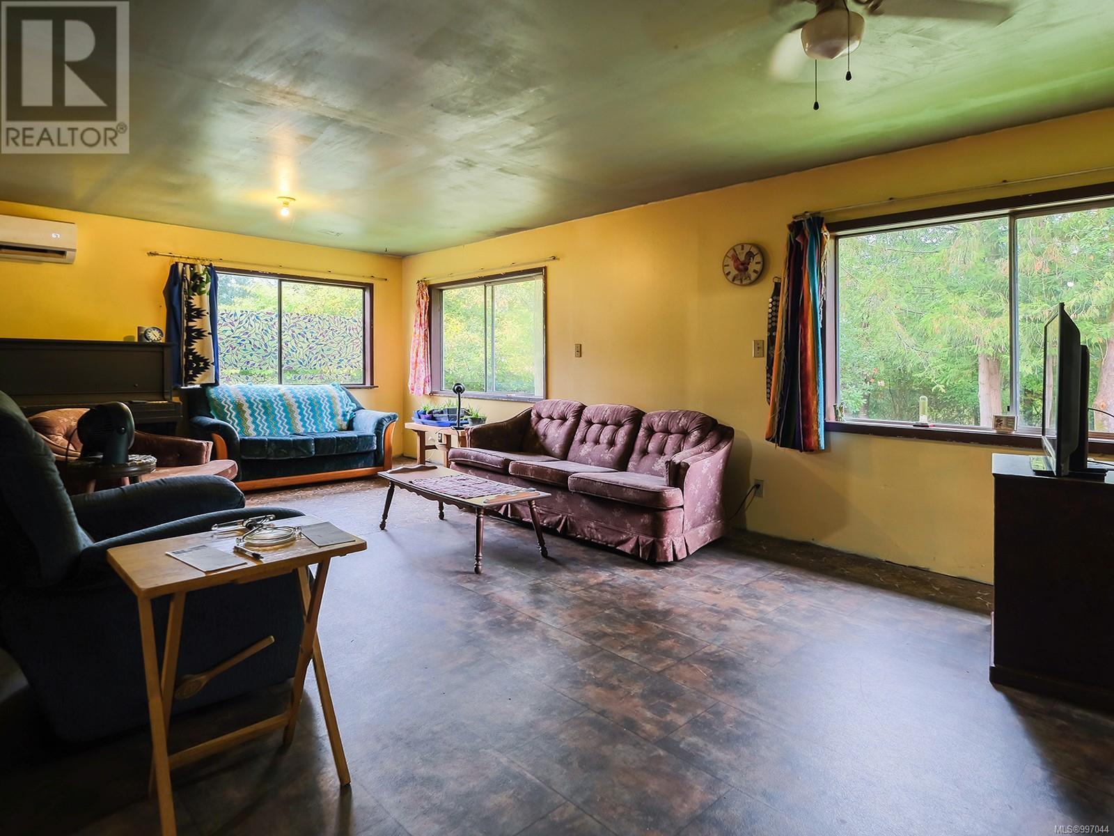 Property at 7085 Rice Rd image 3