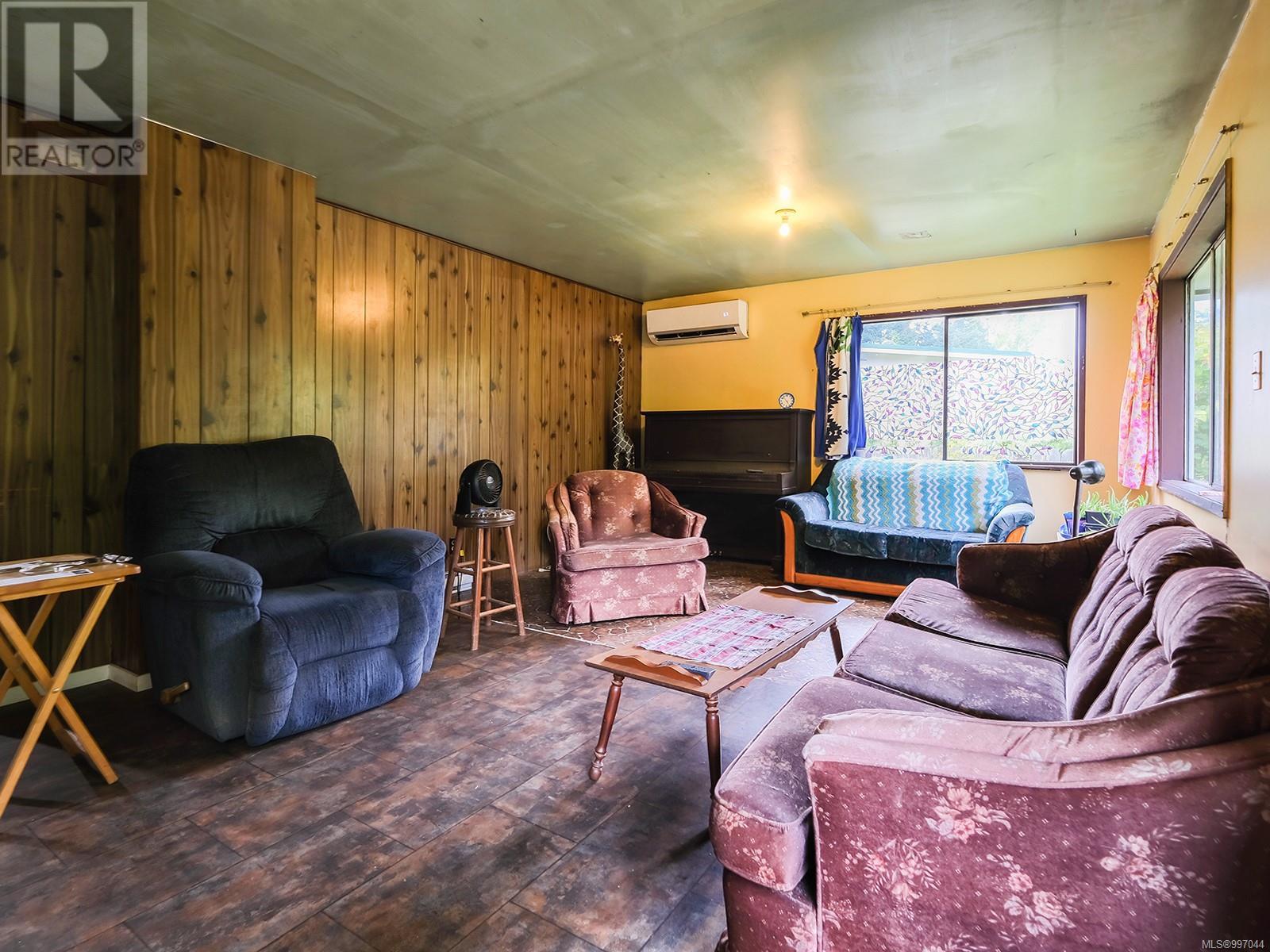 Property at 7085 Rice Rd image 4