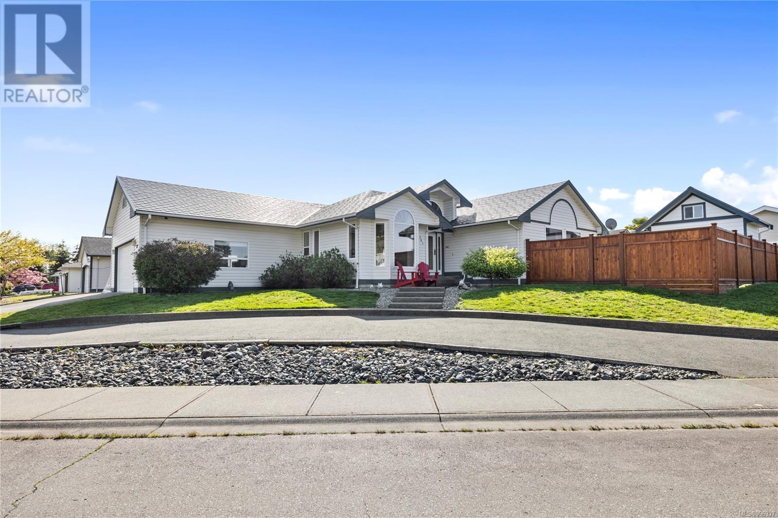 Property at 381 Rheumer Cres image 1
