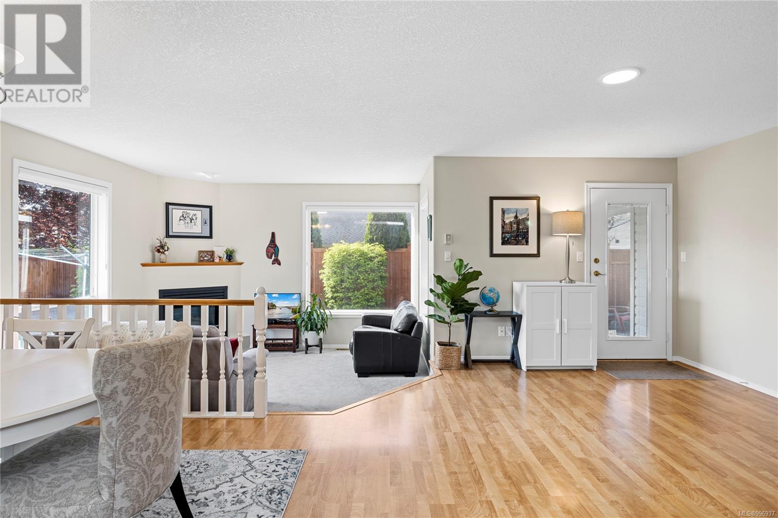 Property at 381 Rheumer Cres image 5