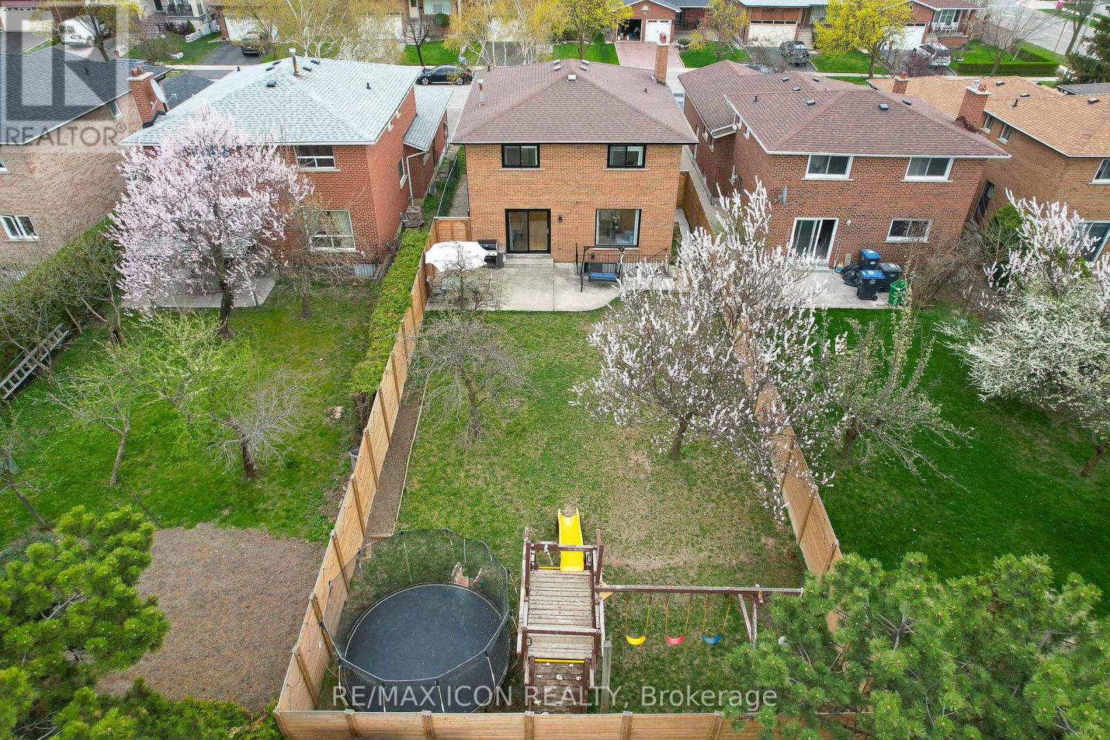 1219 Larny Court, Mississauga (Rathwood), Ontario  L4W 3N4 - Photo 44 - W12112610