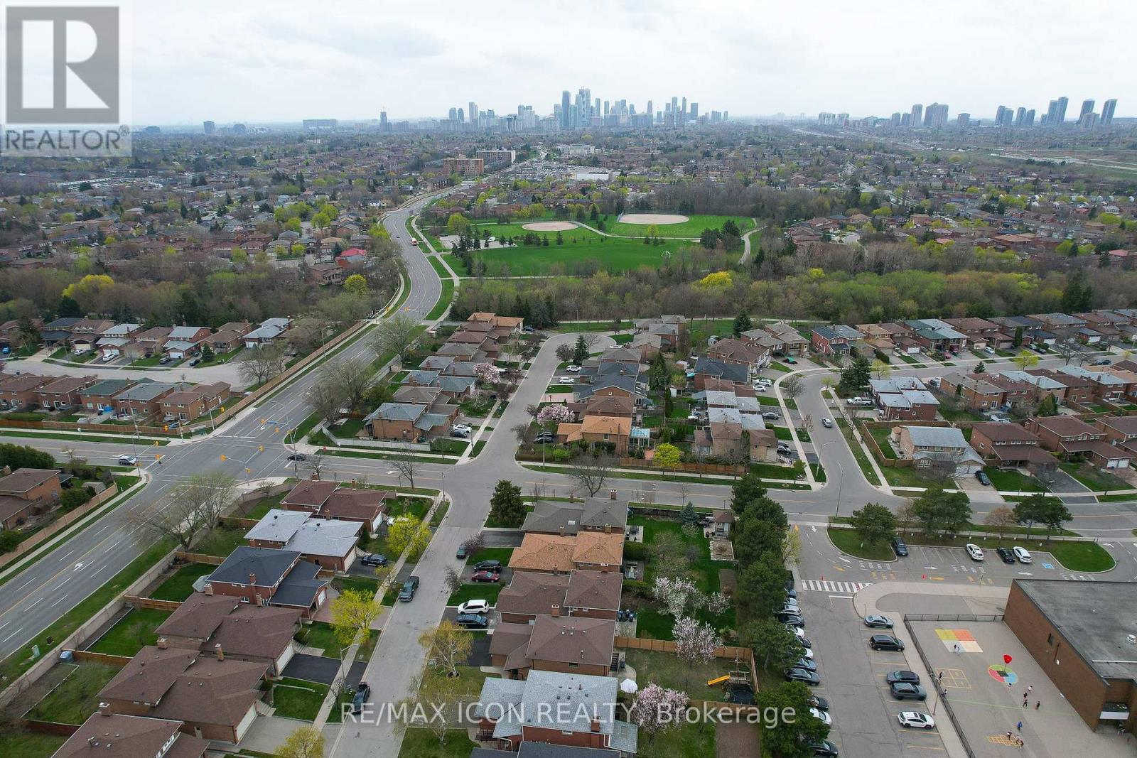 1219 Larny Court, Mississauga (Rathwood), Ontario  L4W 3N4 - Photo 46 - W12112610