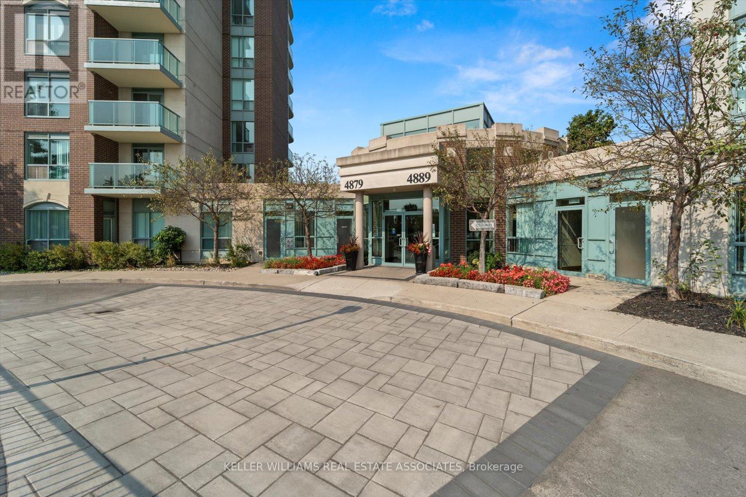 401 - 4879 Kimbermount Avenue, Mississauga (Central Erin Mills), Ontario  L5M 7R8 - Photo 2 - W12112620