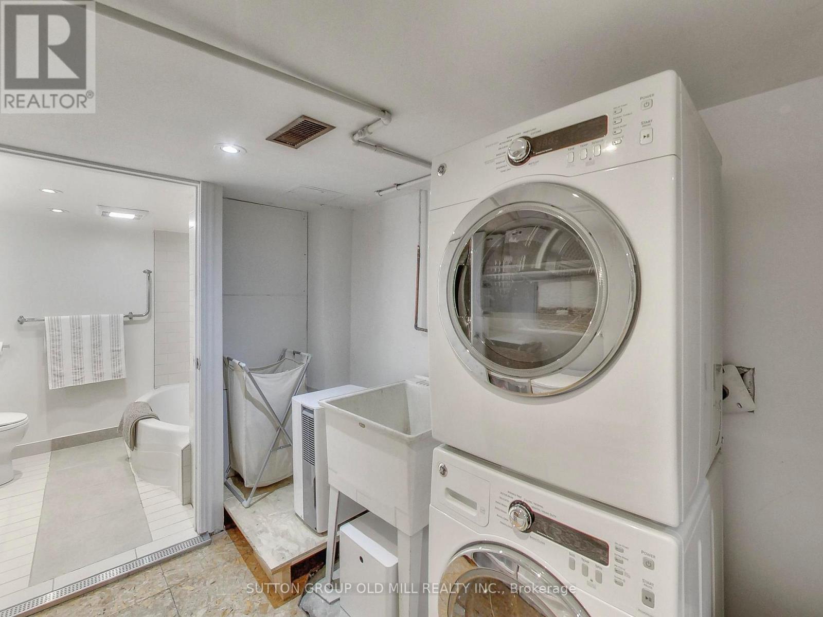 14 Pearson Avenue, Toronto (Roncesvalles), Ontario  M6R 1G1 - Photo 31 - W12112643