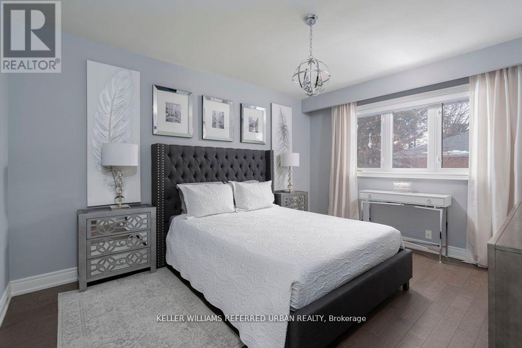 1 Rowse Crescent, Toronto (Kingsview Village-The Westway), Ontario  M9P 3L4 - Photo 17 - W12112648