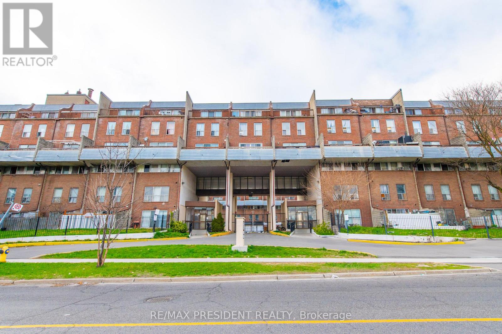 157 - 10 Eddystone Avenue, Toronto, Ontario  M3N 2T2 - Photo 2 - W12112662