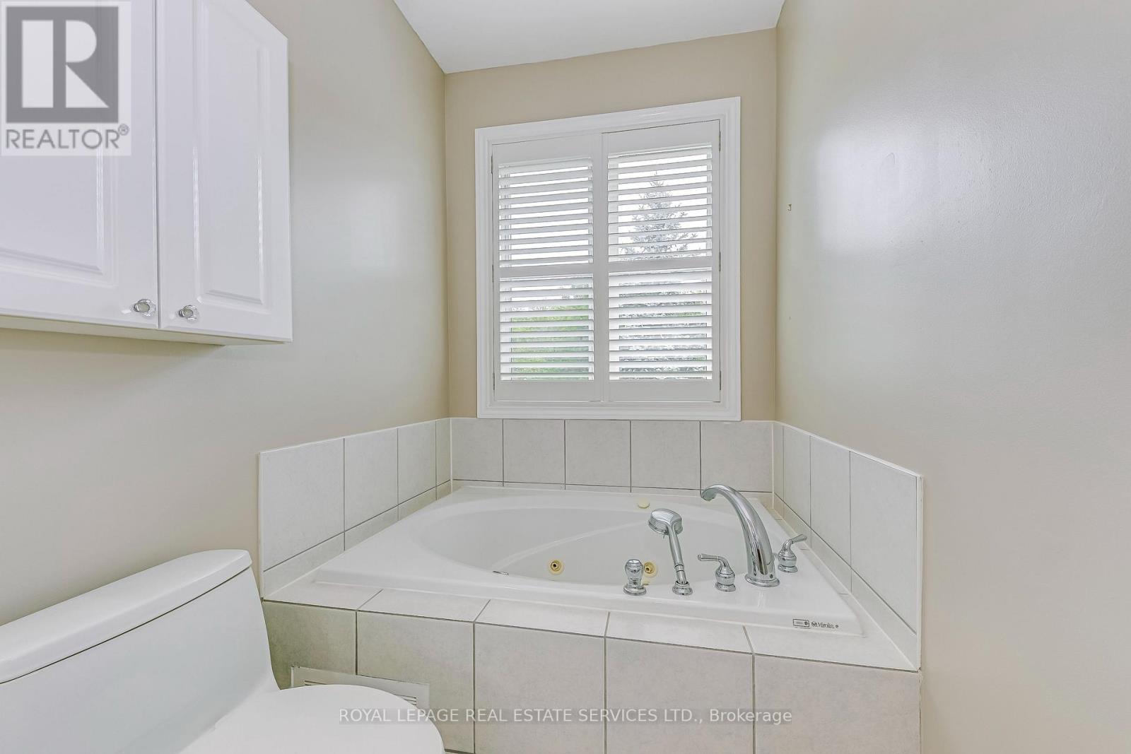 1492 Pinery Crescent, Oakville (Jc Joshua Creek), Ontario  L6H 7J9 - Photo 18 - W12112714