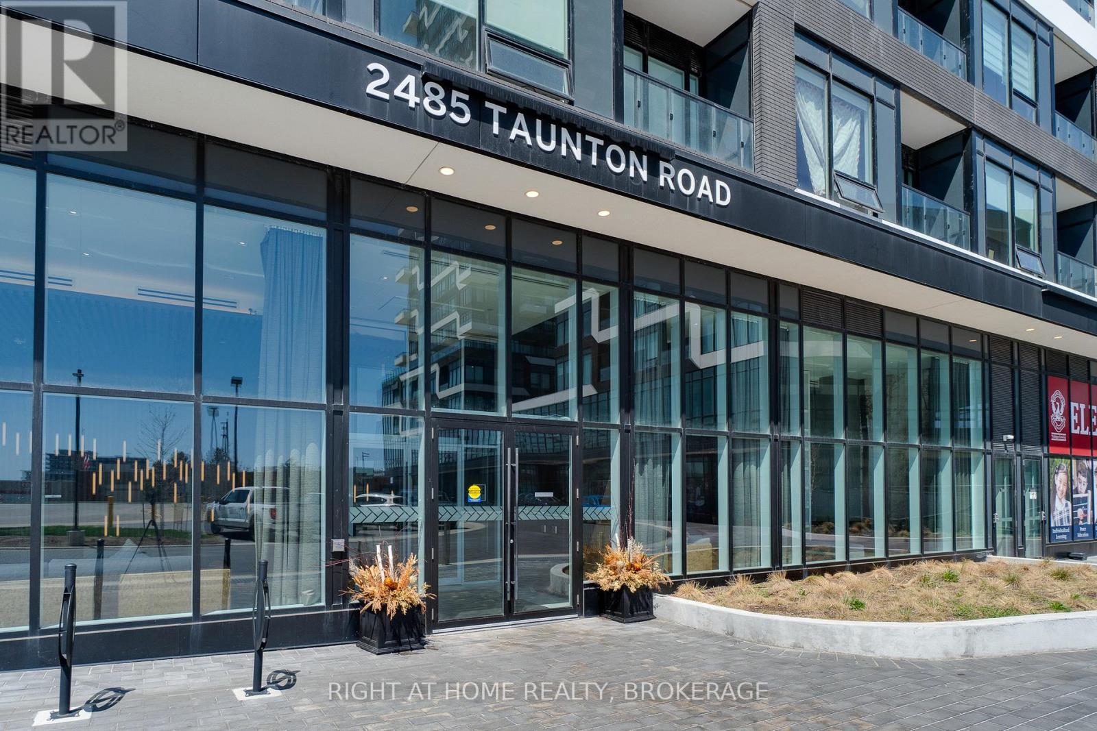 Property at 433 - 2485 TAUNTON ROAD image 2