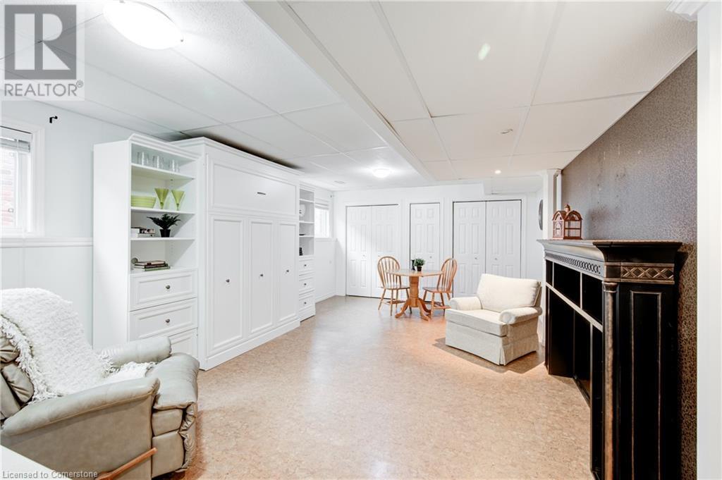 Photo 31 of 47 for 4 Hickory Lane