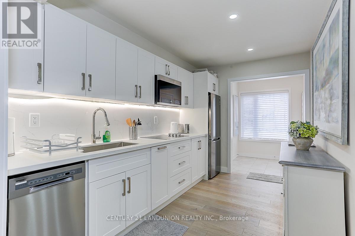 15 Ingersoll Lane, Richmond Hill, Ontario  L4E 1G9 - Photo 4 - N12111484