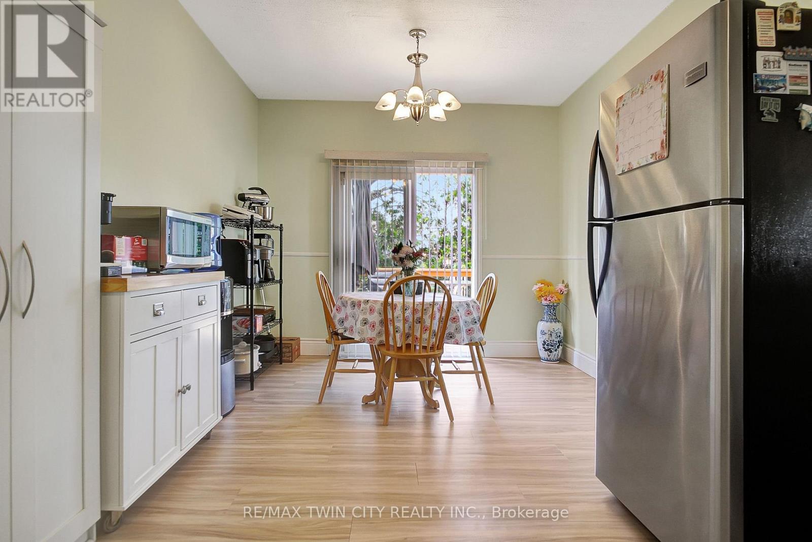19 Waterside Avenue, Cambridge, Ontario  N1R 1E8 - Photo 13 - X12112649