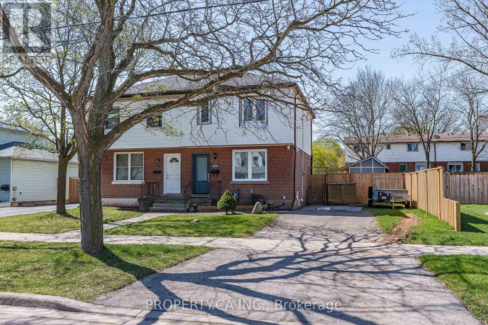72 Martha Street, Hamilton (Mcquesten), Ontario  L8H 2B7 - Photo 2 - X12112657