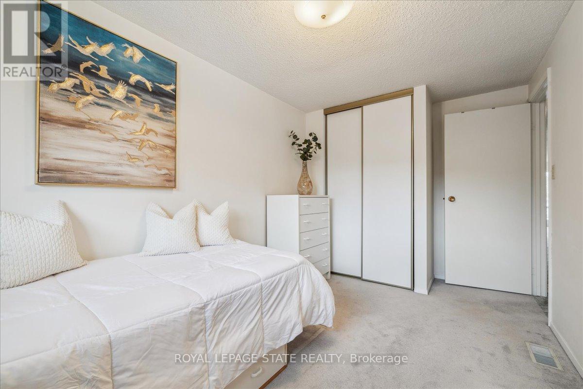 Property at 4 GLENGROVE AVENUE image 4