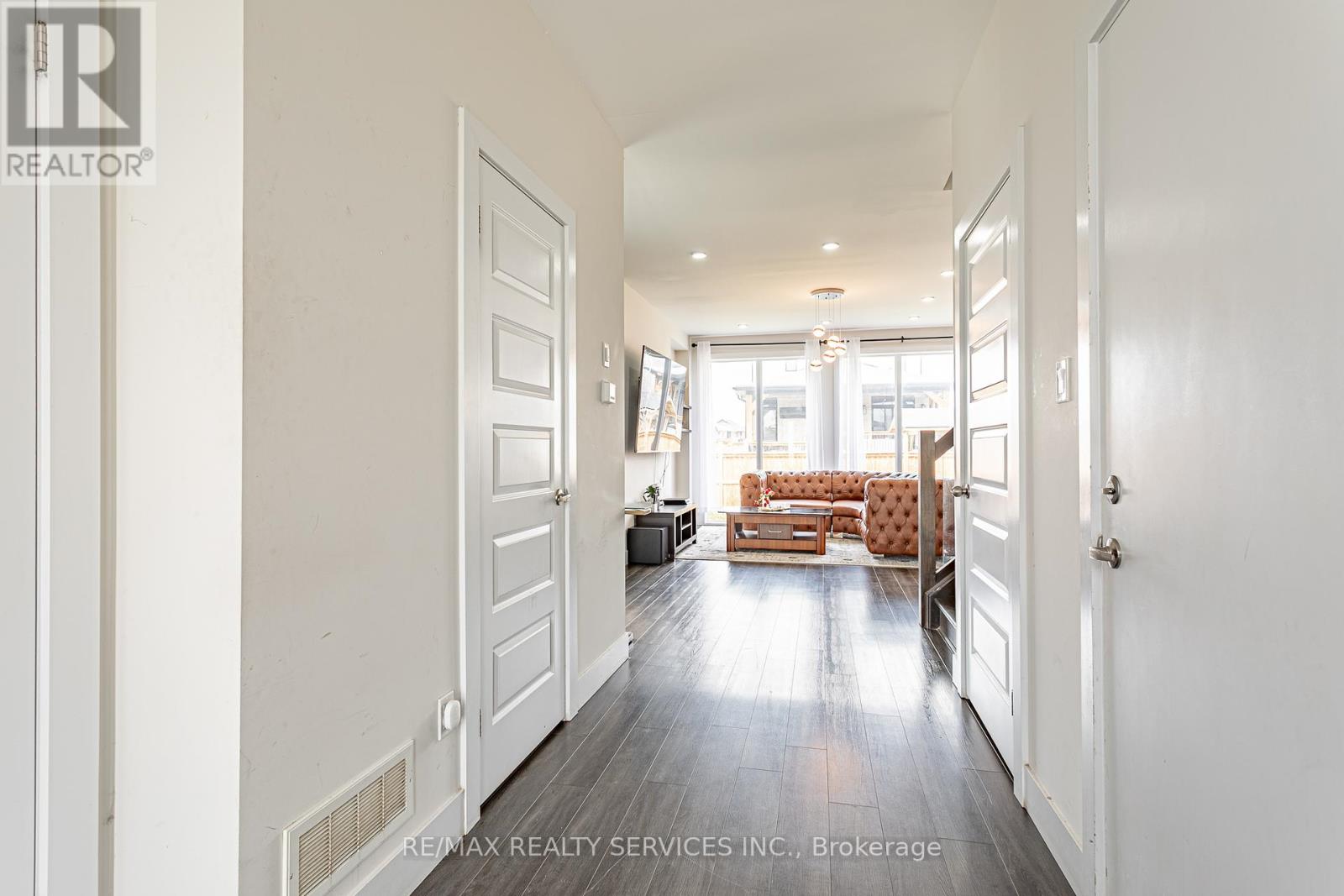 Property at 2227 EVANS BOULEVARD image 5
