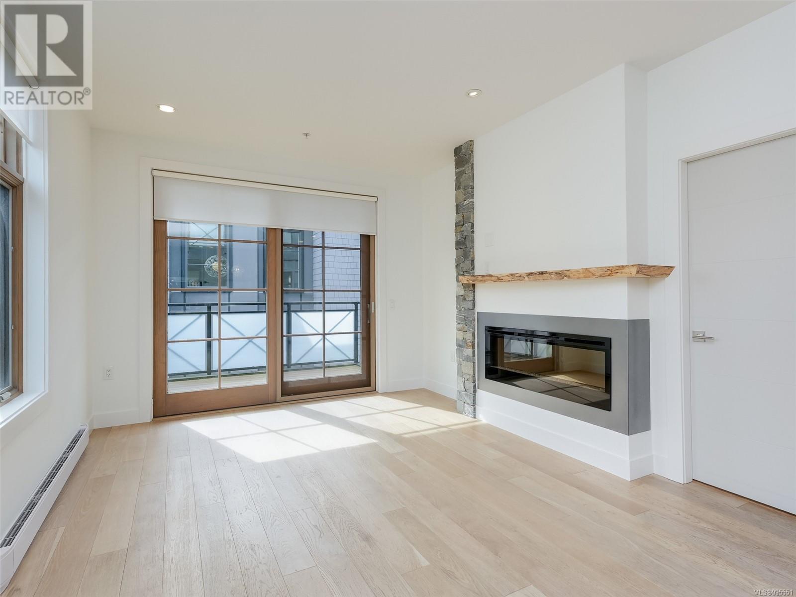 Property at 203 2580 Penrhyn St image 3