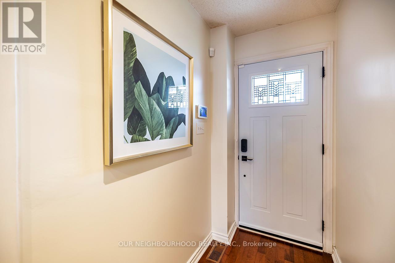 87 Flamingo Crescent, Brampton, Ontario  L6T 2G6 - Photo 4 - W12112846