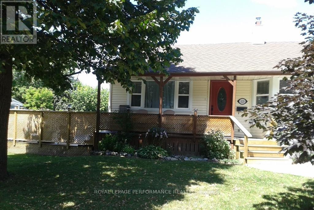 Property at 1125 ROCKINGHAM AVENUE image 3