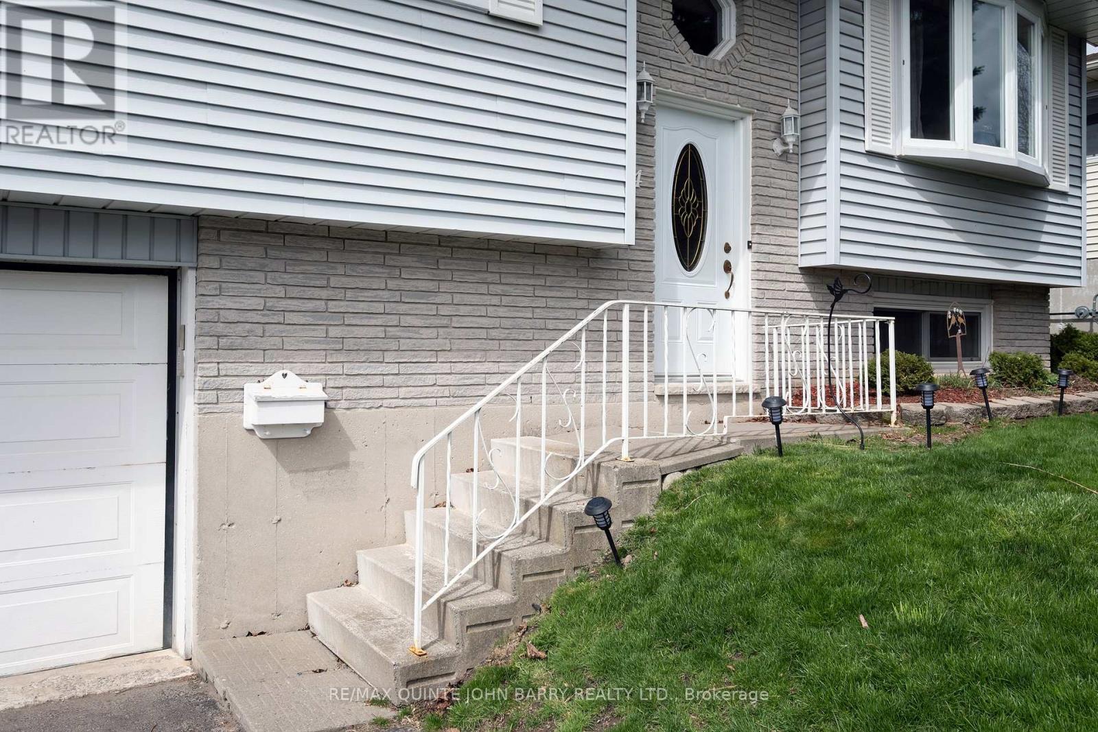 Property at 64 IRELAND DRIVE image 3