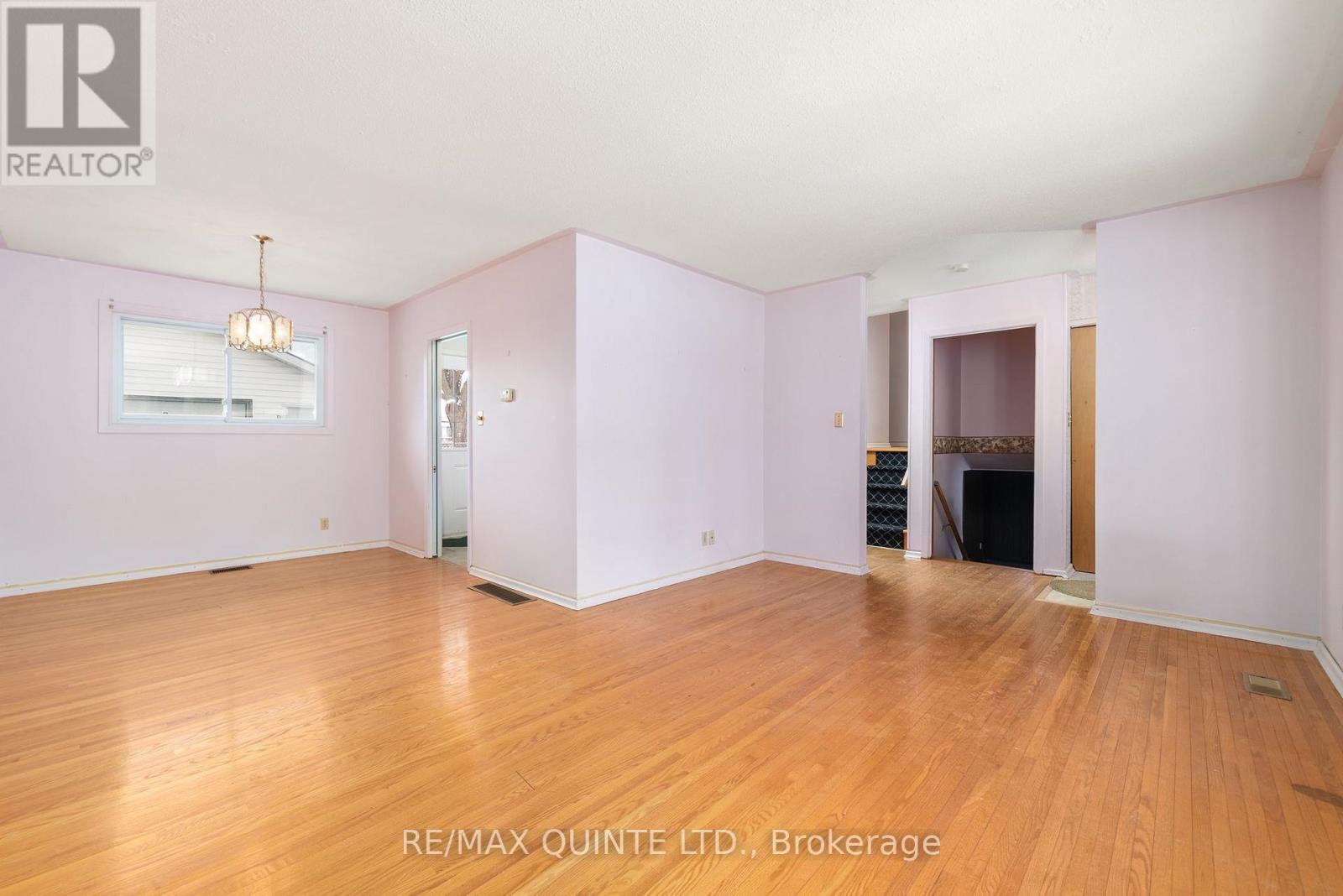 5 Joyce Crescent, Belleville, Ontario K8N 1Y6 - Photo 8 - X12112879