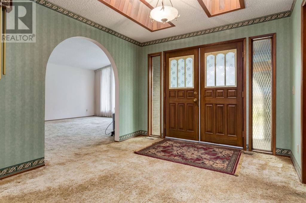 Property at 6927 Bow Crescent NW image 3
