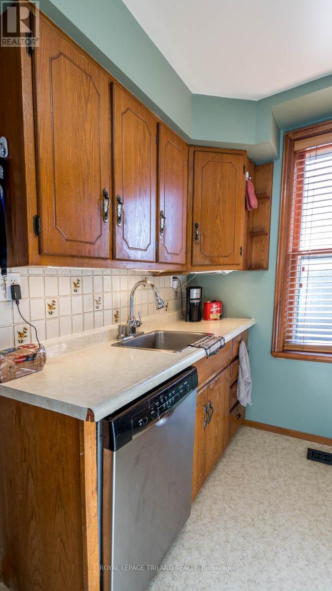173 Centre Street E, Strathroy Caradoc, Ontario  N7G 1T3 - Photo 6 - X12112929