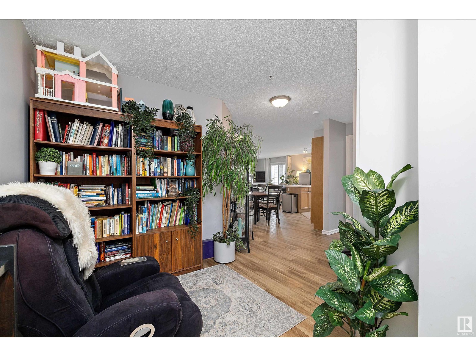 Property at #201 4407 23 ST NW image 5