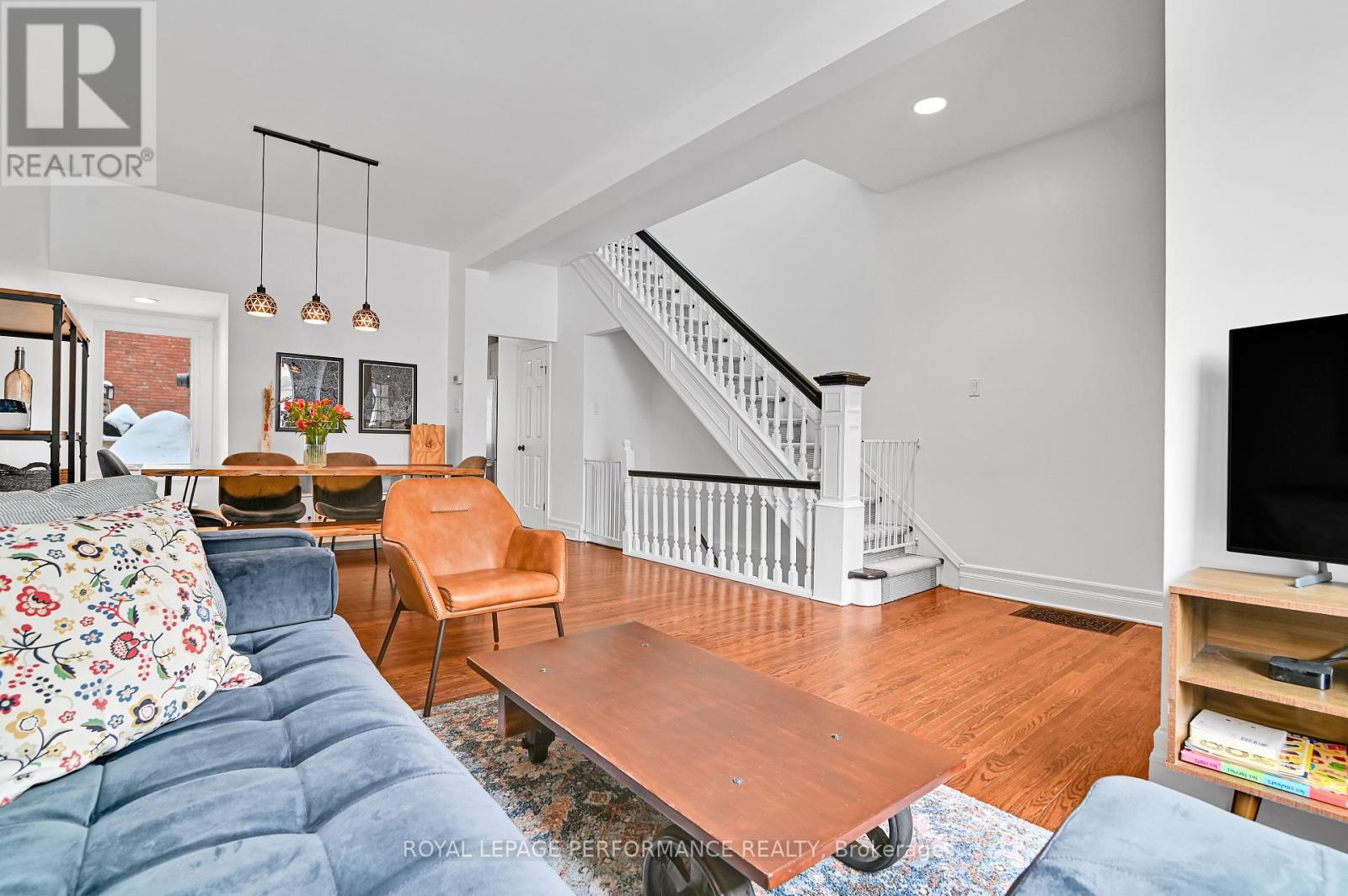 Property at 194 CHARLOTTE STREET image 5