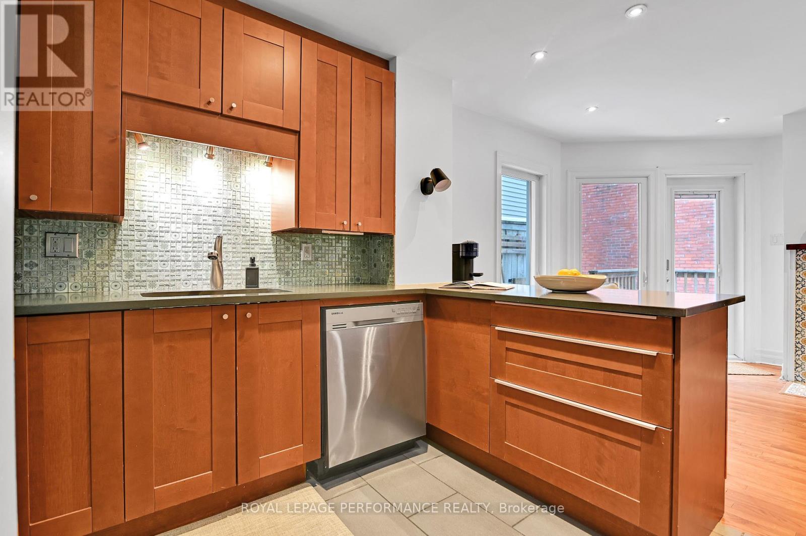 194 Charlotte Street, Ottawa, Ontario  K1N 8K9 - Photo 9 - X12112814