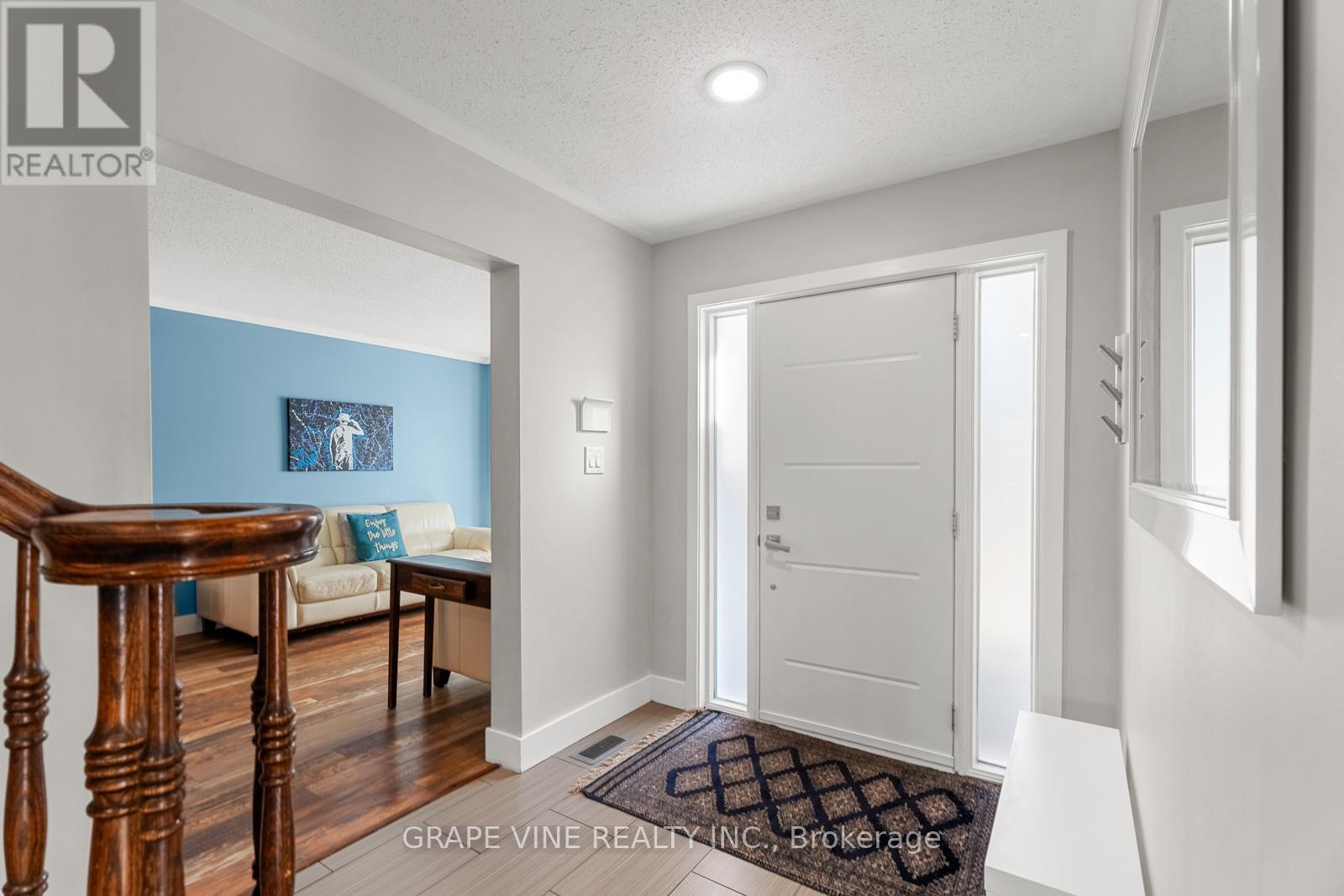 35 Bluemeadow Way, Ottawa, Ontario  K2M 1L7 - Photo 3 - X12112903