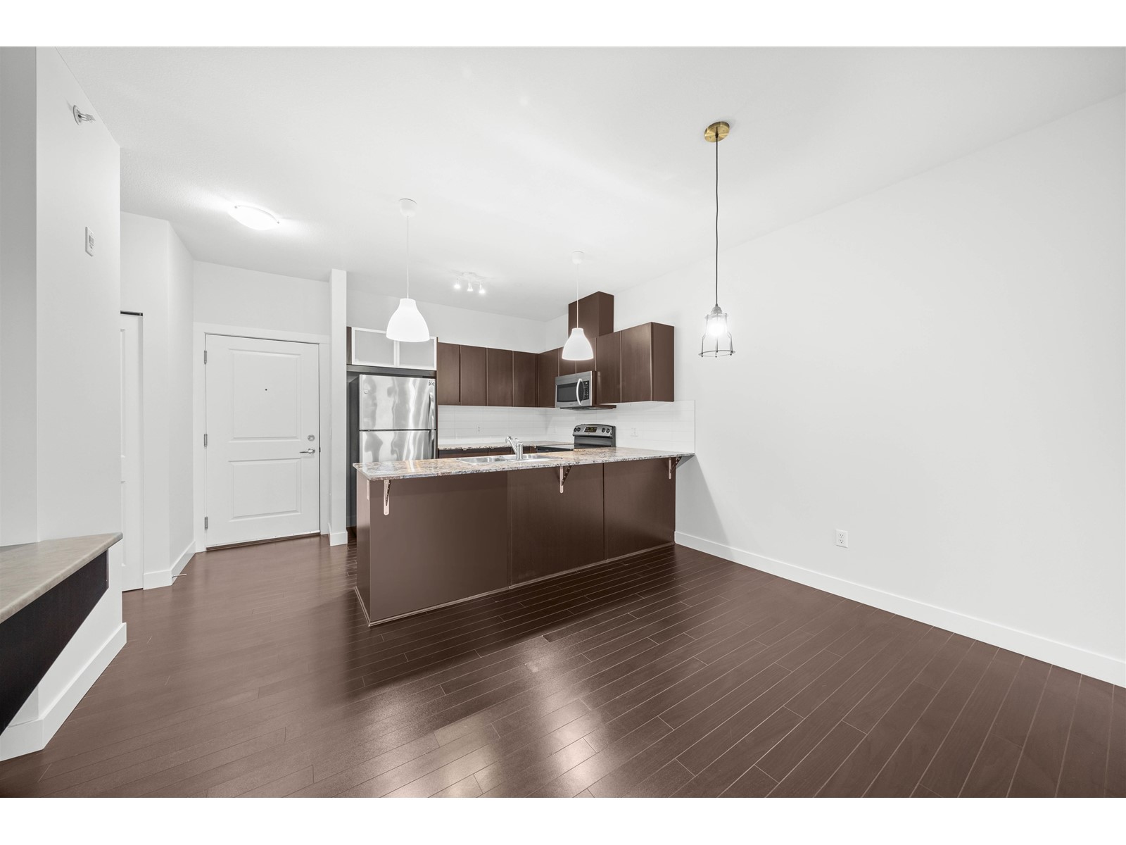 405 9655 King George Boulevard, Surrey, British Columbia  V3T 0C7 - Photo 6 - R2996227