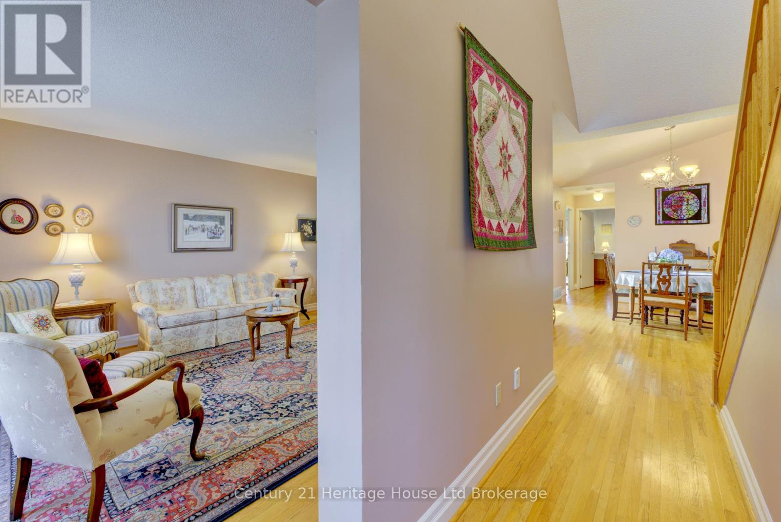 63 Hawkins Crescent, Tillsonburg, Ontario N4G 5K7 - Photo 8 - X12112943