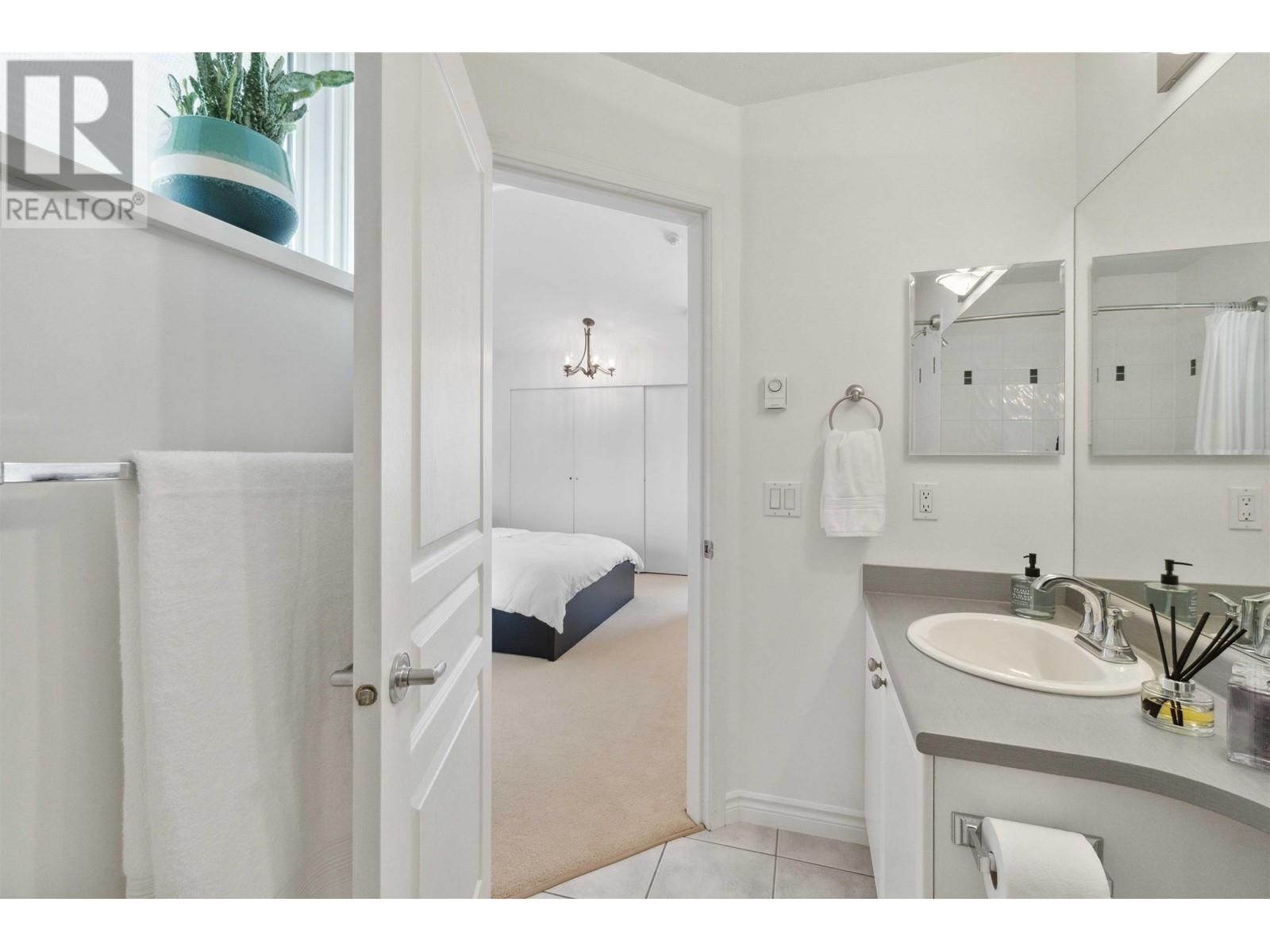 7360 Hawthorne Terrace, Burnaby, British Columbia  V5E 4M4 - Photo 28 - R2996202