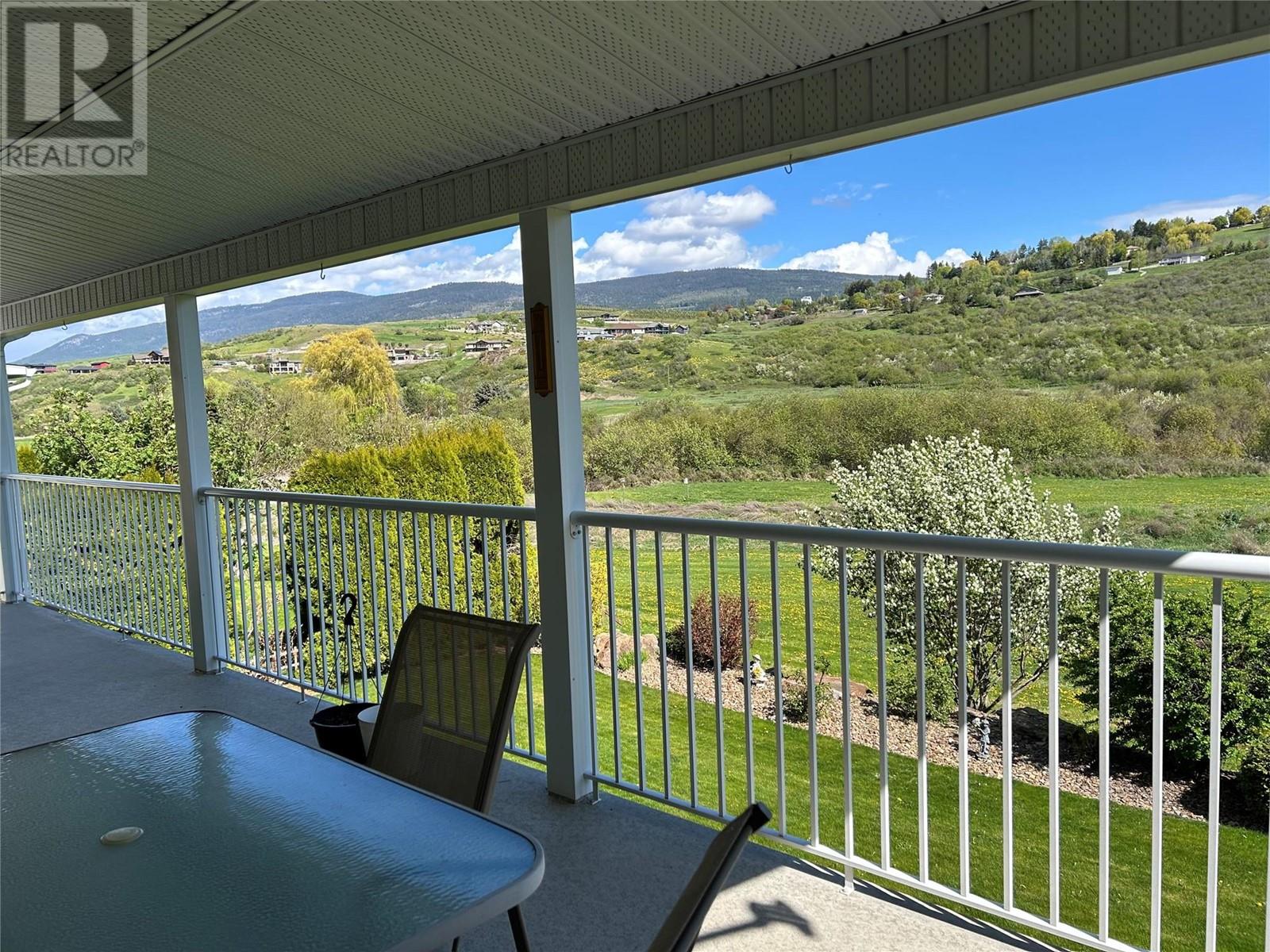 Property at 684 6 Street image 3