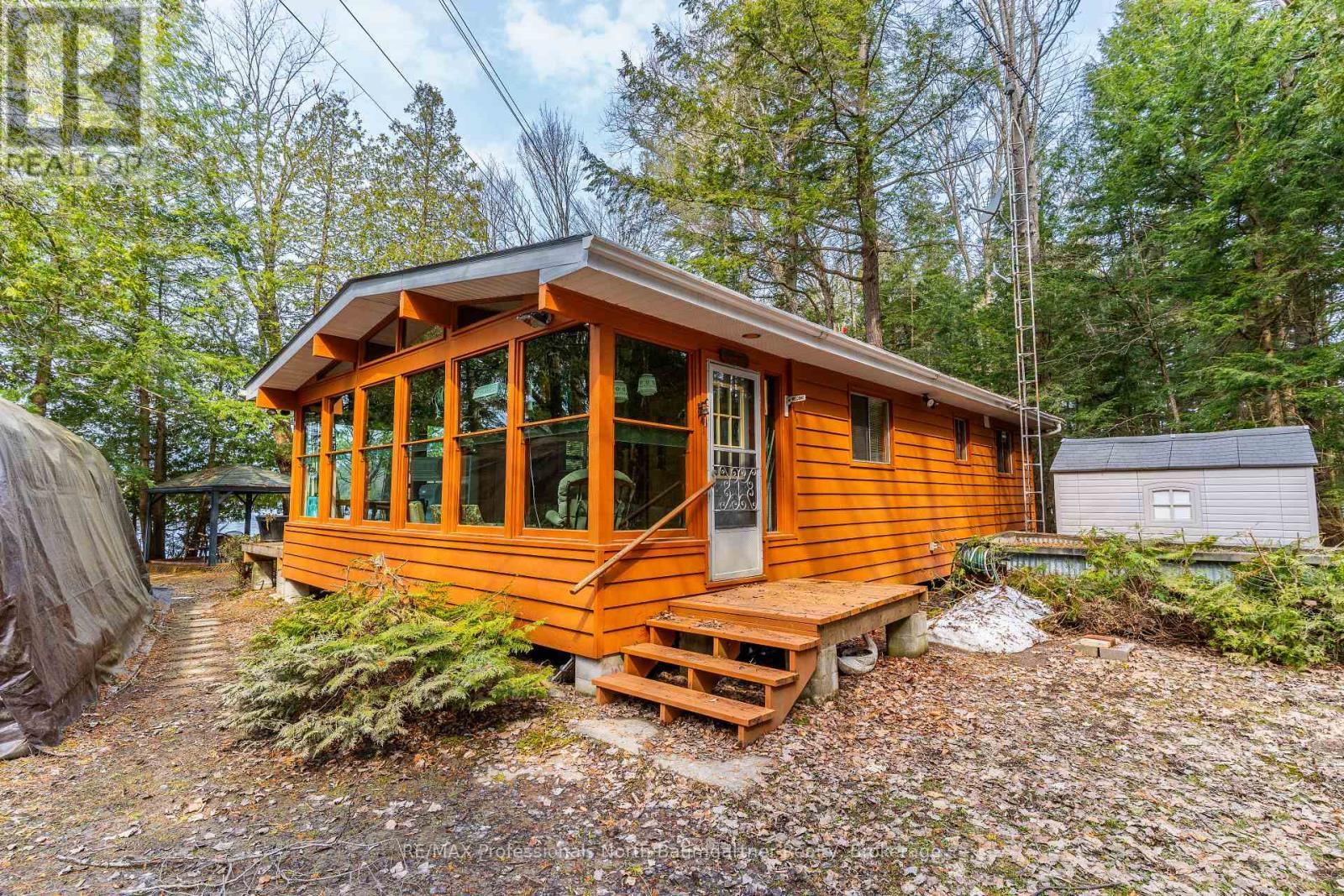 1189 Marathon Drive, Minden Hills, Ontario  K0M 2K0 - Photo 4 - X12112897