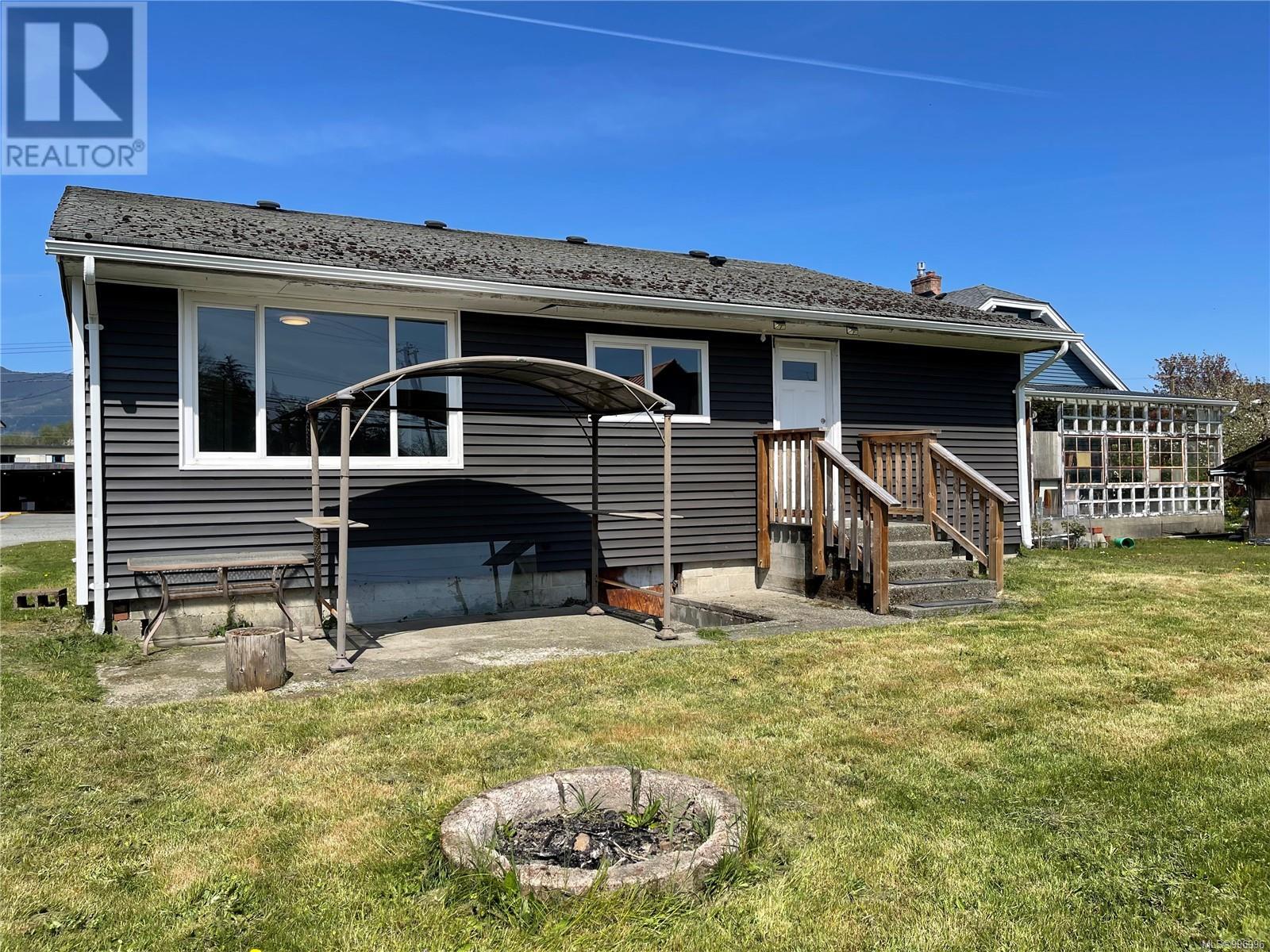 Property at 5164 Heaslip Rd image 3
