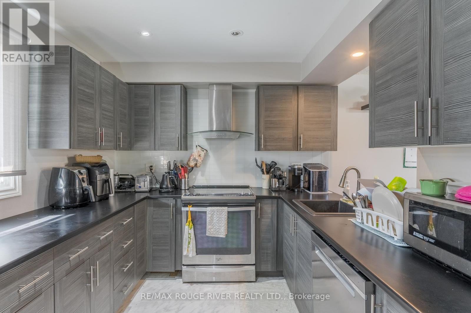 24 - 30 Champlain Crescent, Peterborough North, Ontario  K9L 1T1 - Photo 11 - X12035768
