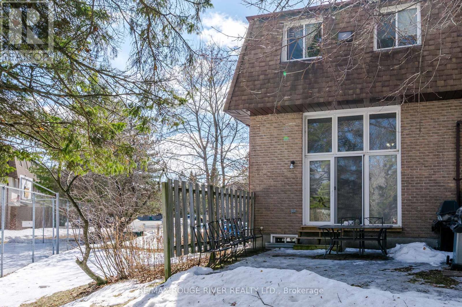 24 - 30 Champlain Crescent, Peterborough North, Ontario  K9L 1T1 - Photo 17 - X12035768