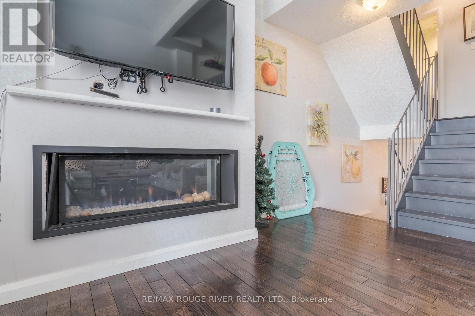 24 - 30 Champlain Crescent, Peterborough North, Ontario  K9L 1T1 - Photo 4 - X12035768